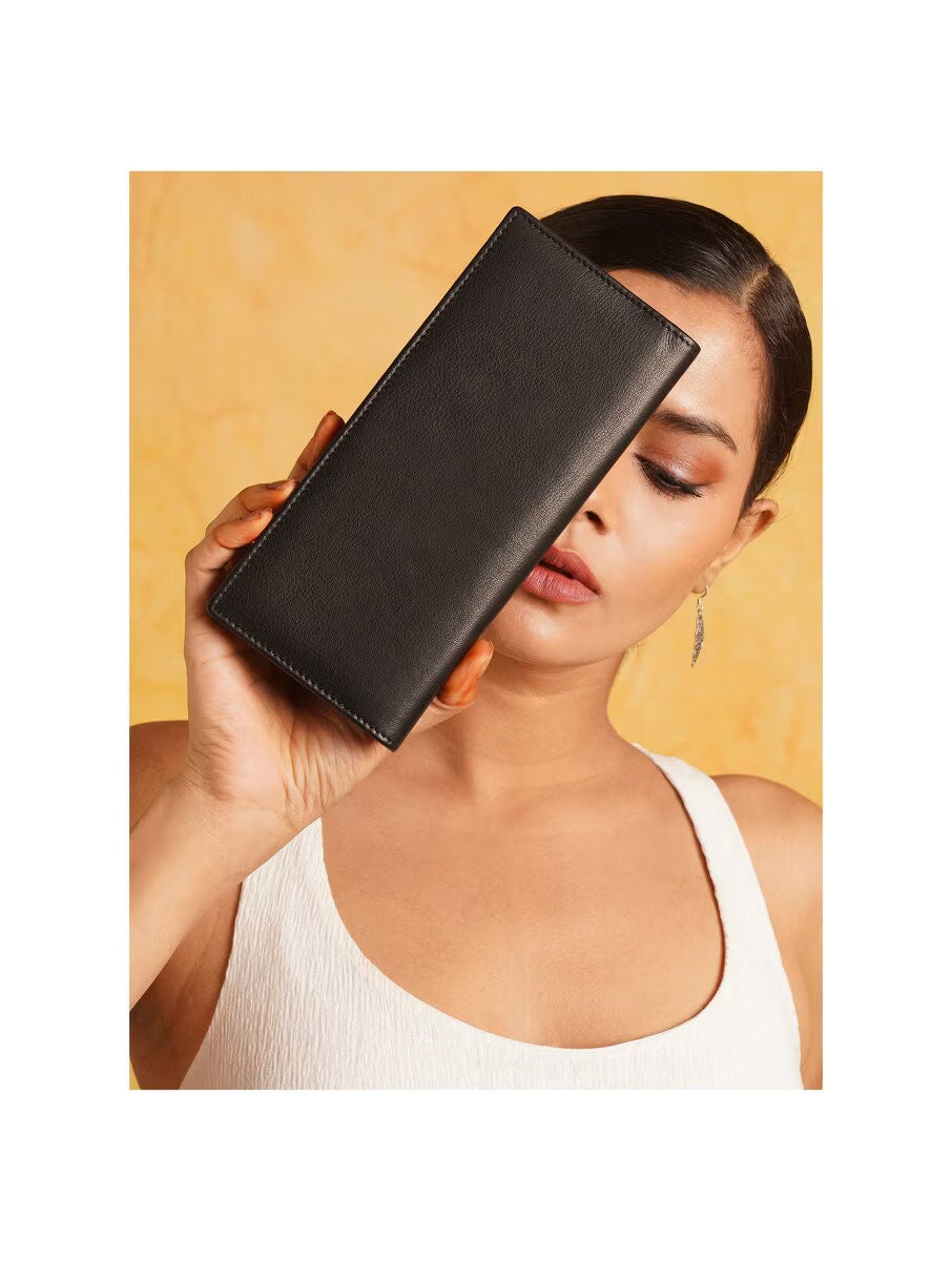 Handcrafted Black Leather Wallet for Women - Stylish & Durable Accessories for Everyday Use